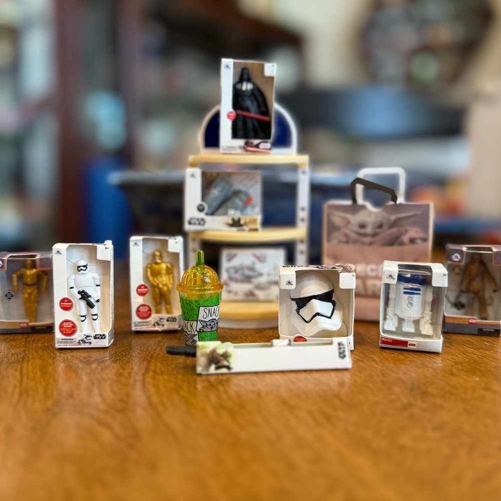 Star Wars Mini Brands lot